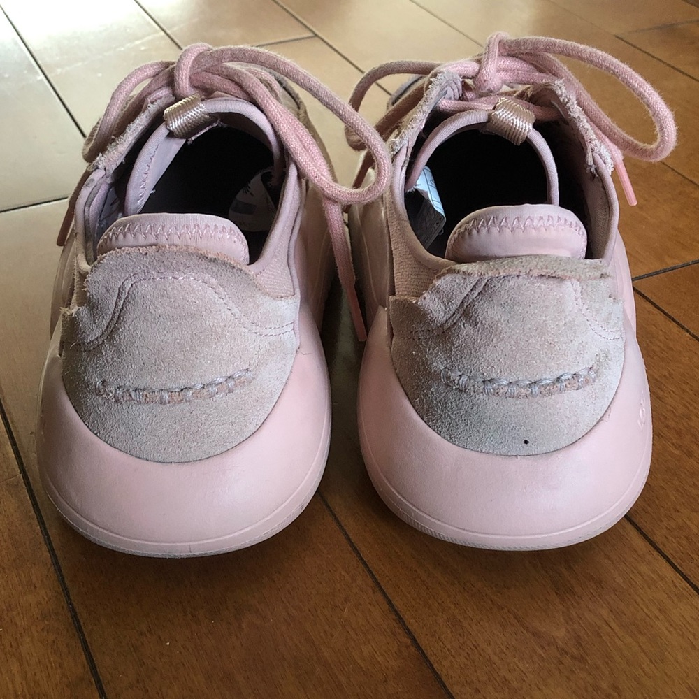 UGG LA Cloud Low Pink Sneakers - Picture 3 of 10